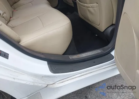 2013 Hyundai Genesis 3.8 z USA, uszkodzony, nr VIN KMHGC4DD8DU257976